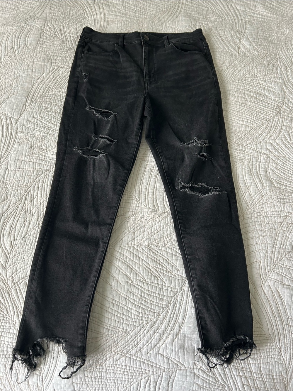 American Eagle Outfitters Black Distressed Ankle Cropped Jeans